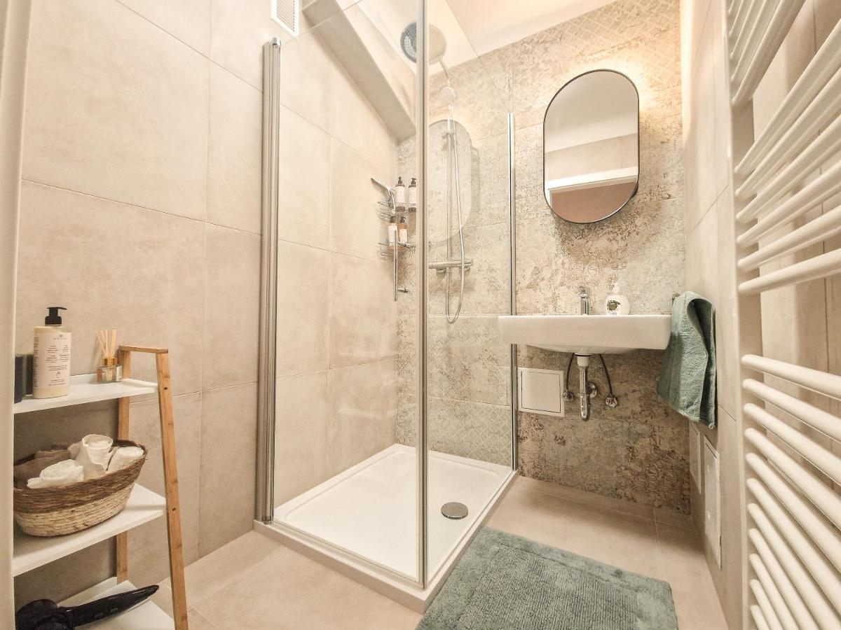 Feelhome - Design Apartment - Kitchen - Kingbed - Smart Tv Wina Bagian luar foto